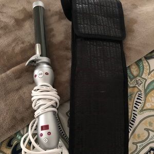 Beachwaver 1.25 curling iron